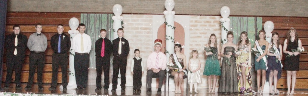 Submitted 2013 WHS Homecoming Royalty Windsor High School held their homecoming dance December 21 and Alex Allen and Sarah Hostetter were crowned king and queen. Pictured left to right:  2012 Homecoming King Cole Tilford, senior king candidates Spencer Blackburn and Hayden Cole, junior attendant Dalton Turner, sophomore attendant Christian Williams, freshman attendant Zach VanHyfte, crown bearer Patton Voris, 2013 king Alex Allen, 2013 queen Sarah Hostetter, crown bearer Jayden Bushue, freshman attendant Bailey Fleshner, sophomore attendant Taylor Wiback, junior attendant Sydney Bohem, senior queen candidiates Jessica Dodd and Courtney Fallert, and 2012 queen Bailey McQueen.