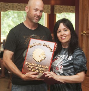 Photo by Keith Stewart Teacher of the Year Sullivan Spanish teacher Patricia King is seen above with president of the Sullivan Education Association Troy Rogers. King was presented with teacher of the year at a banquet Friday May 30 held at the Sullivan Country Club.