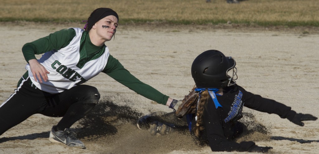 Photo by Keith Stewart Windsor/Stew-Stras' Kendall Knop makes the tag-out at second on Okaw Valley's Paige Robinson Thursday evening.