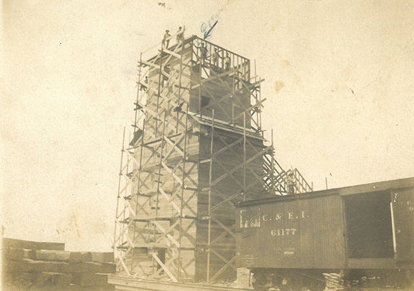 Pictured above is the Kirksville Elevator, which was built in 1908. Please submit photos to the News Progress for future consideration. Originals will be saved for return or forwarded to Moultrie County Historical Society. If you have any other information, please contact the Moultrie County Historical Society at 217-728- 4085.