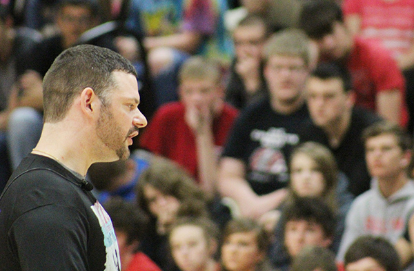 Photo by Mike Brothers Jeff Hobbs’ journey to the Chicago Marathon inspires Sullivan students during recent assembly.