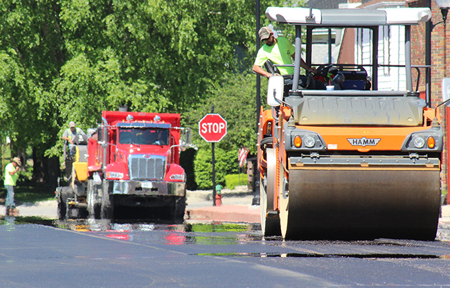 Photo by RR Best Progress on the Square Traffic around the Sullivan square has been challenging lately. Sidewalks are completed and resurfacing the streets downtown are underway. Ne-Co Asphalt of Charleston was awarded the $919,122.30 contract with the city of Sullivan.